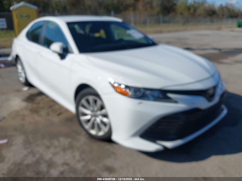 Toyota Camry 2020 — photo 2