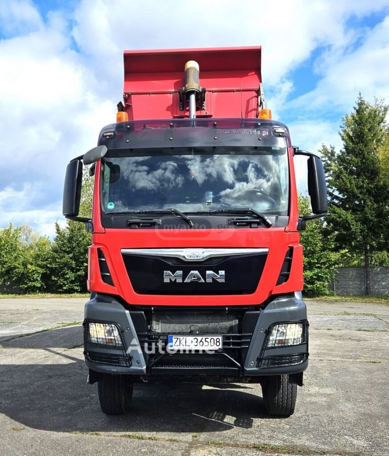 Isuzu TGS