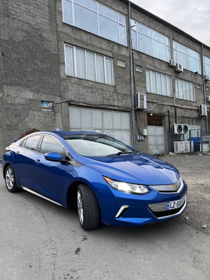 Chevrolet Volt 2017 — photo 2