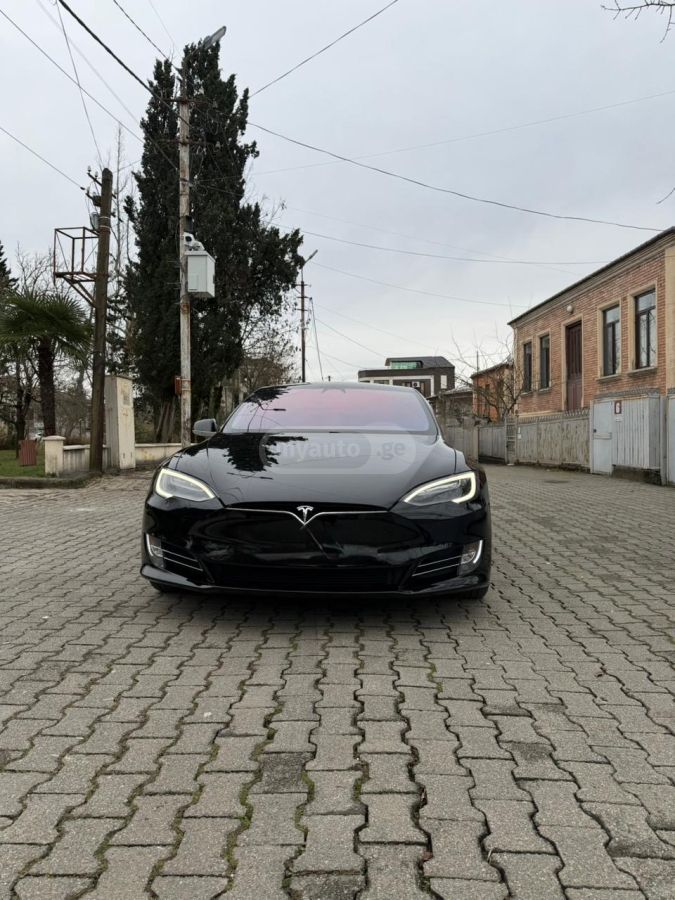 Tesla Model S 2017 — photo 2