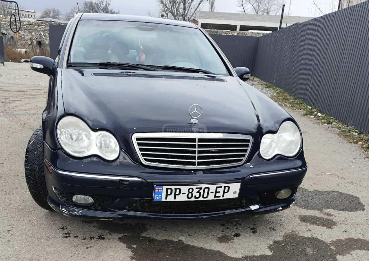 Mercedes-Benz C 230