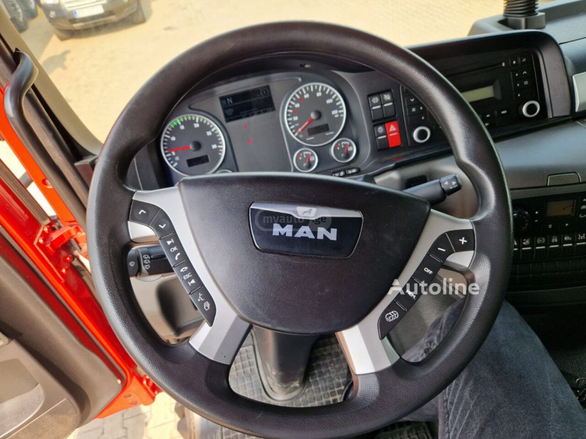 Isuzu TGS 2016 — photo 2