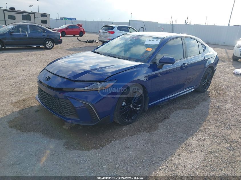 Toyota Camry 2025 — photo 2