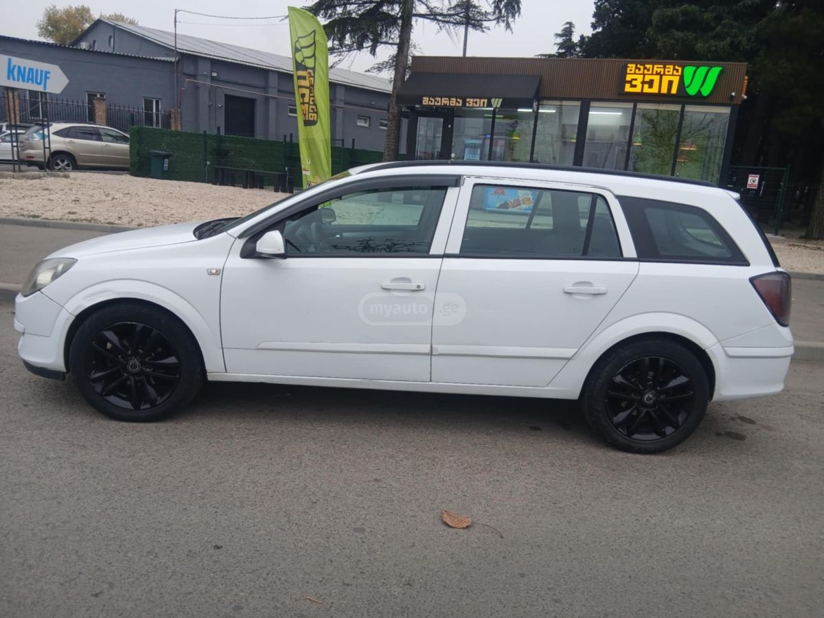 Opel Astra 2005 — photo 2