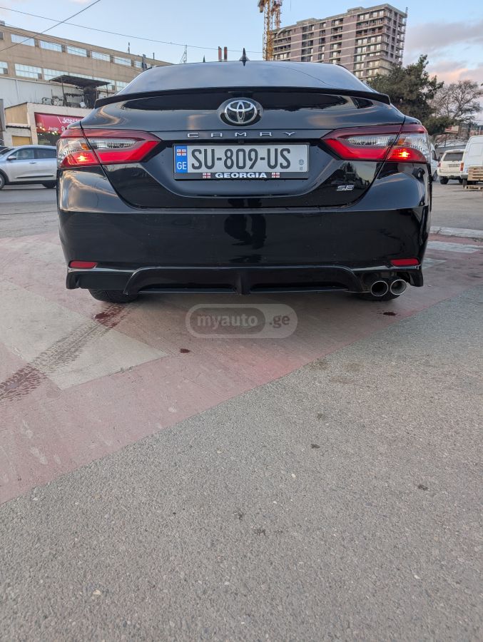 Toyota Camry 2022 — photo 2