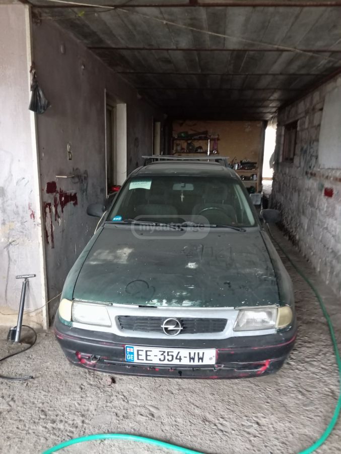 Opel Astra 1995 — photo 2