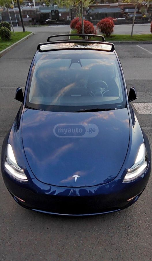 Tesla Model Y 2021 — photo 2