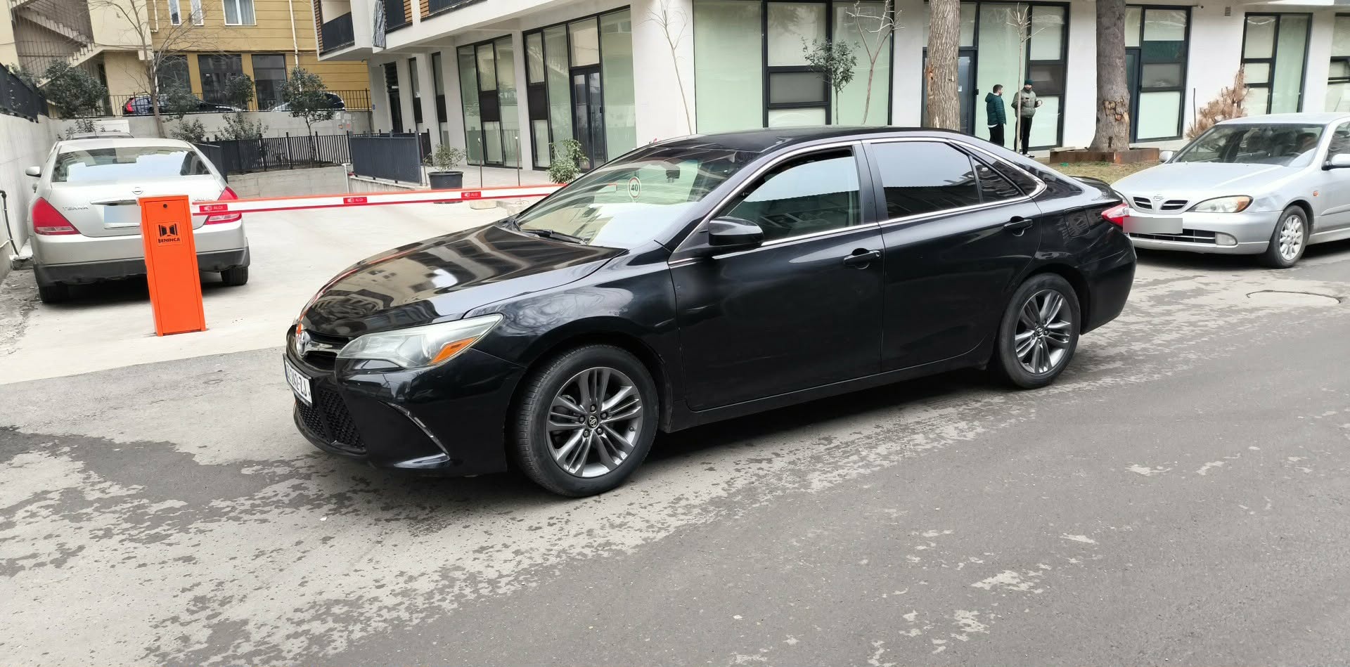 Toyota Camry 2017 — photo 2