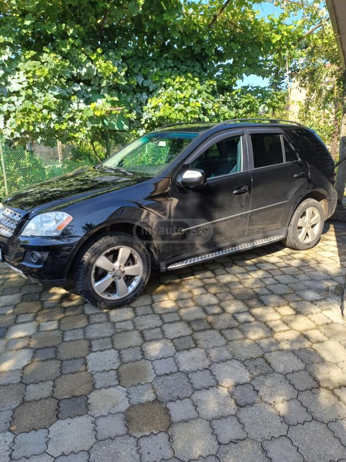 Mercedes-Benz ML 350 2009 — photo 2
