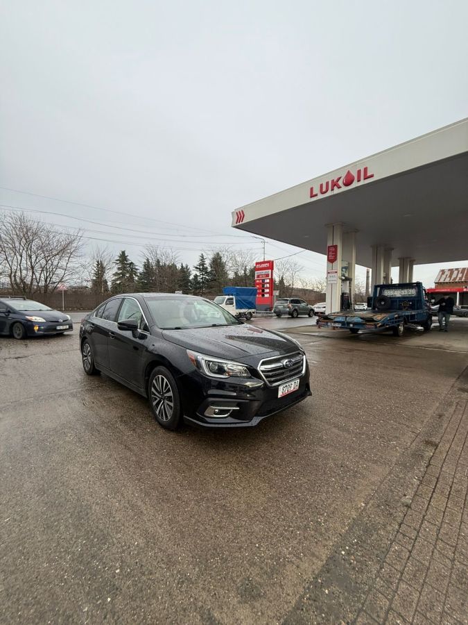 Subaru Legacy 2019 — photo 2