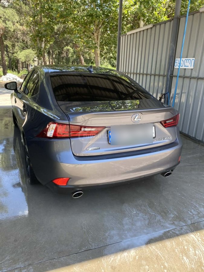 Lexus IS 300 2015 — photo 2