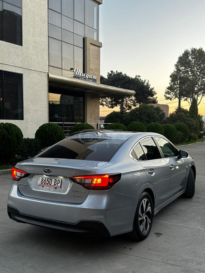 Subaru Legacy 2021 — photo 2