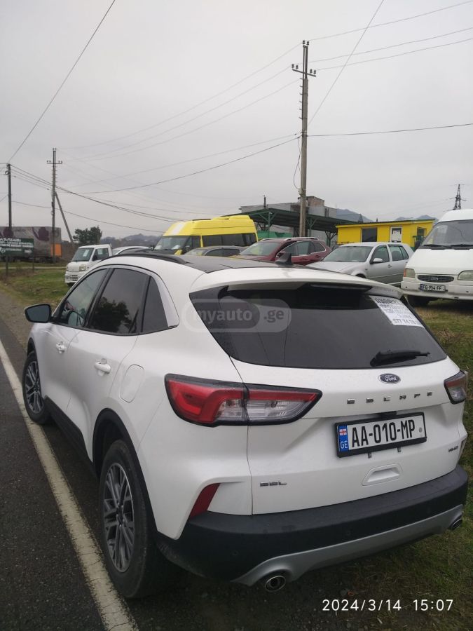 Ford Escape 2021 — photo 2