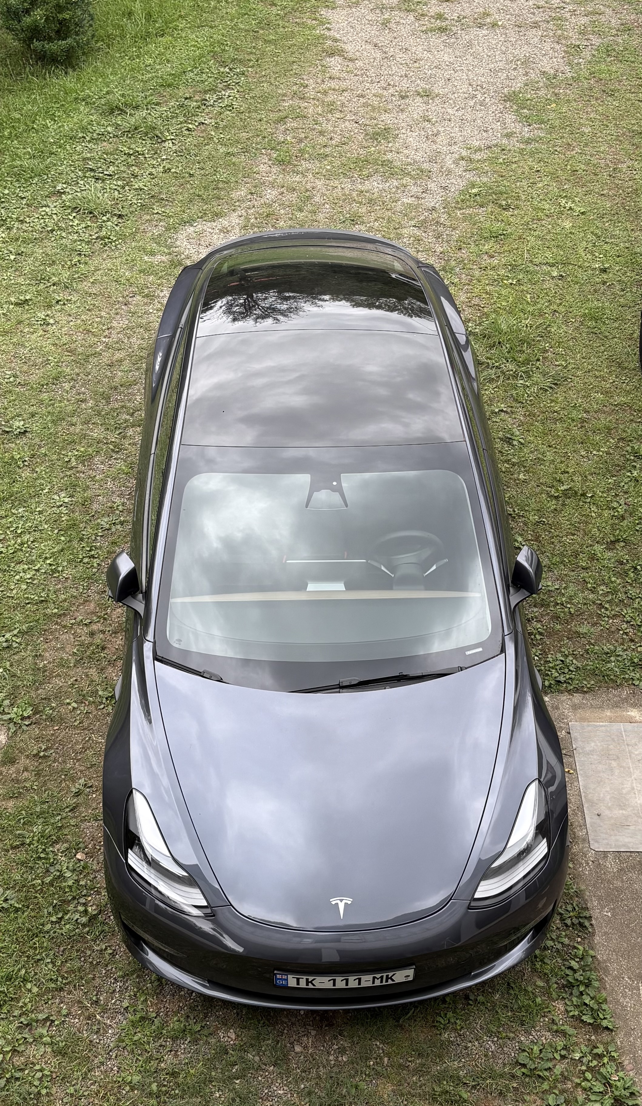 Tesla Model 3 2023 — photo 2