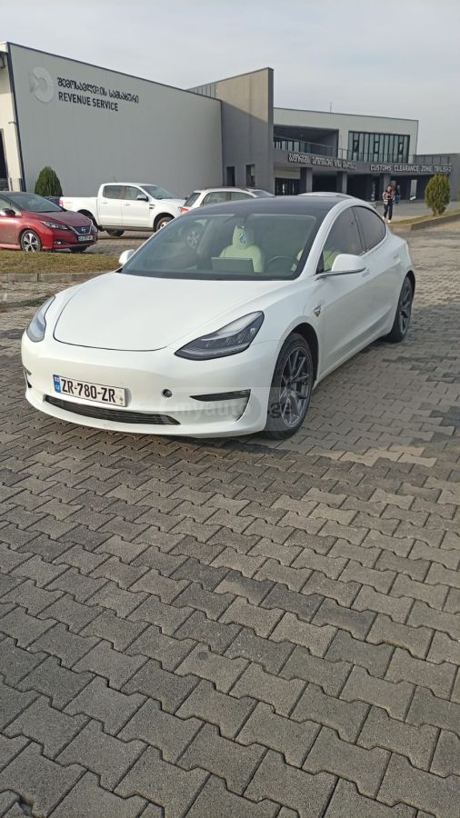 Tesla Model 3 2019 — photo 2