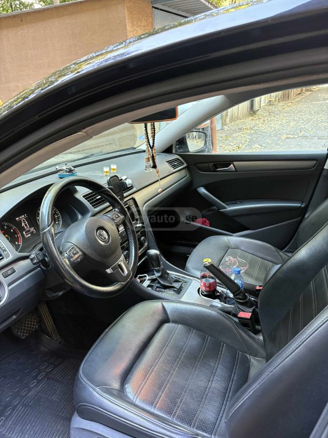 Volkswagen Passat 2015 — photo 2
