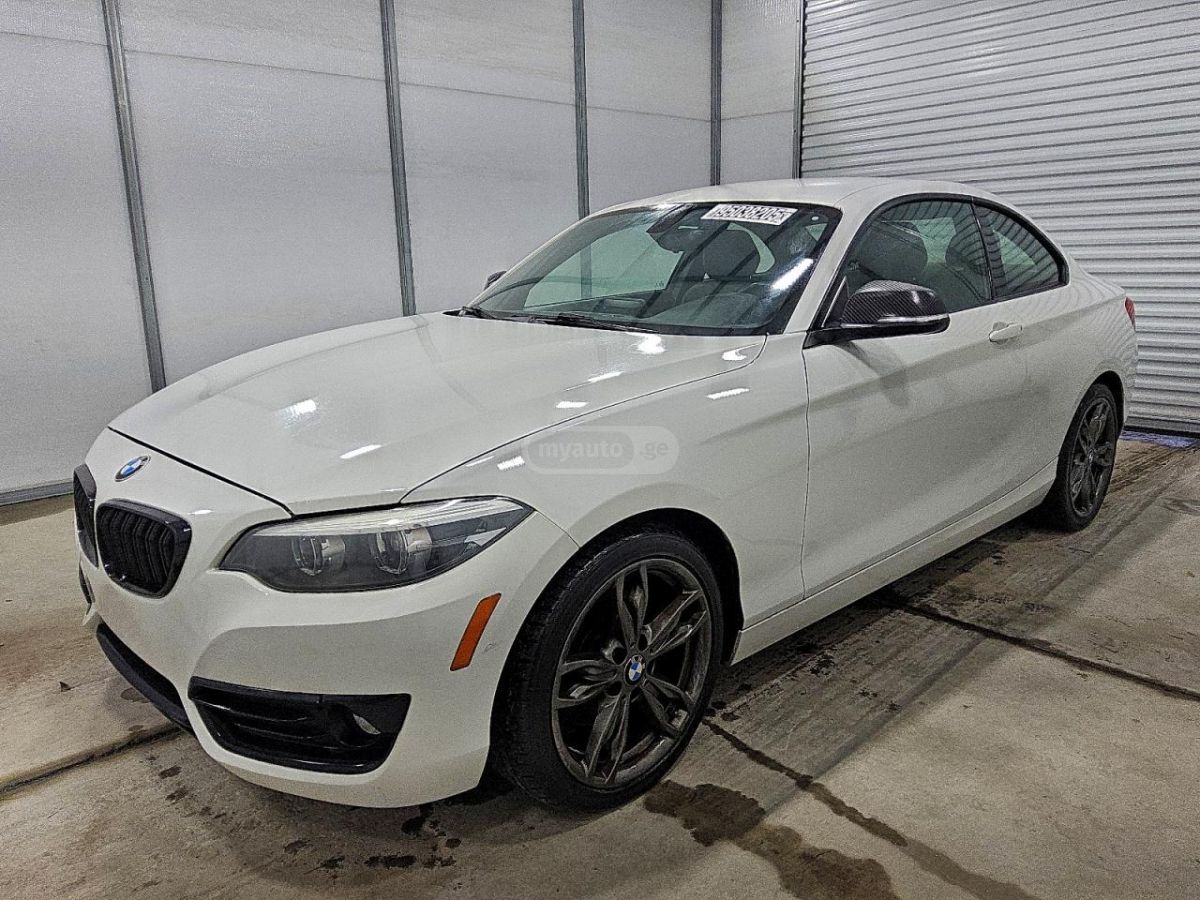 BMW 230i 2018 — photo 2