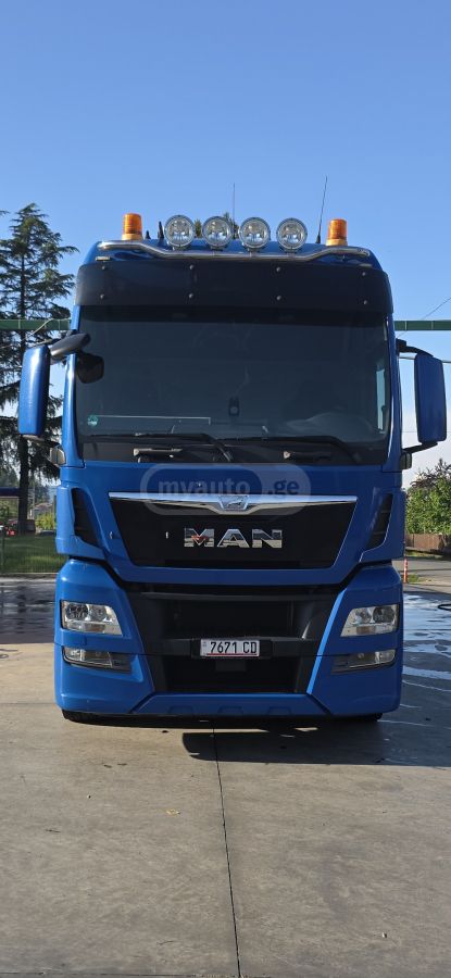 Isuzu TGX