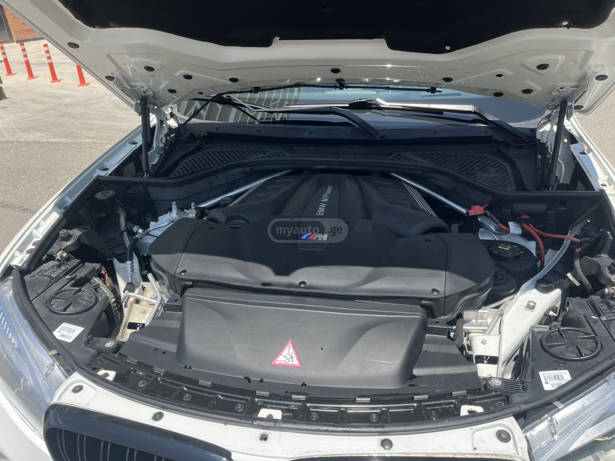 BMW X5 M 2017 — photo 2