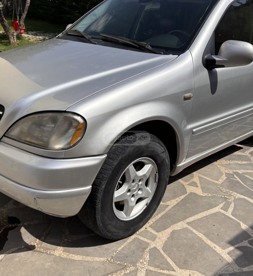 Mercedes-Benz ML 320 2000 — photo 2