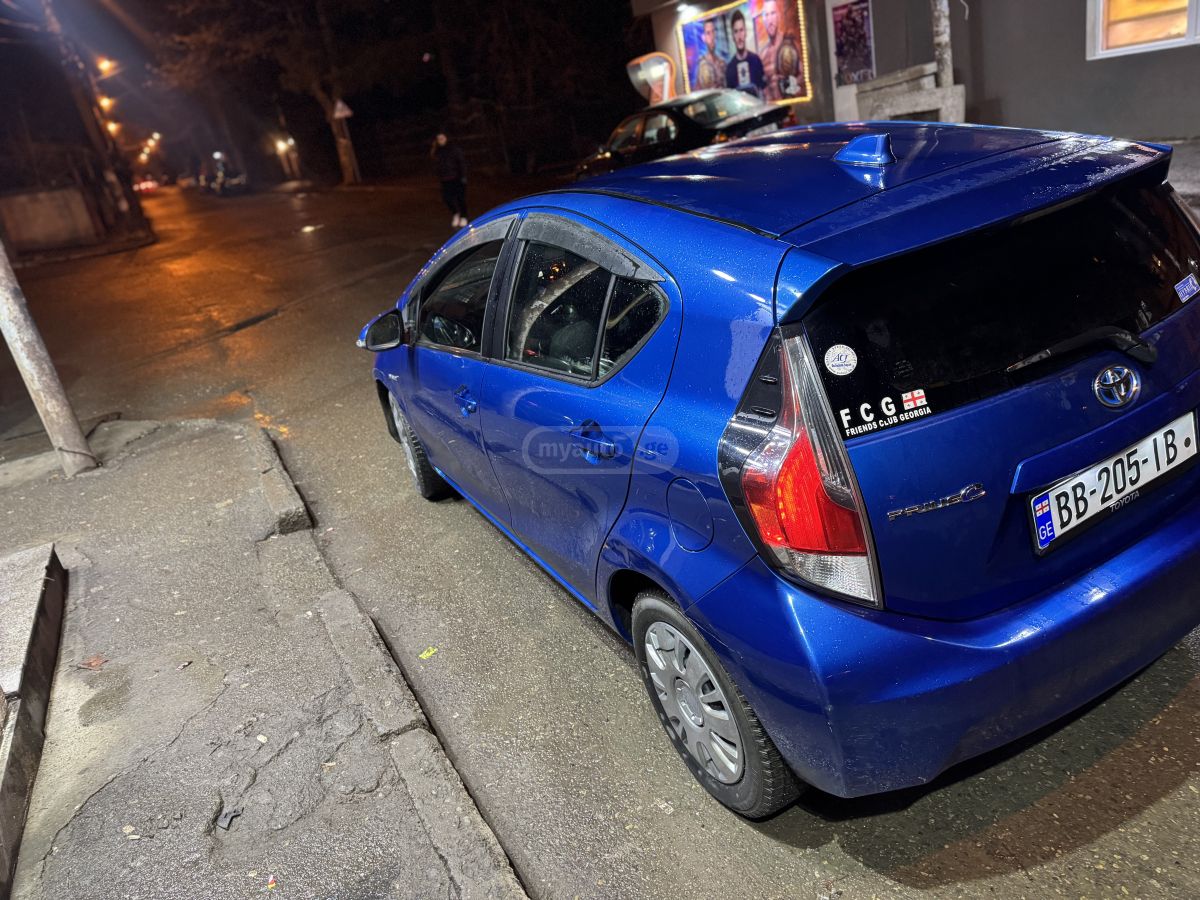 Toyota Prius C