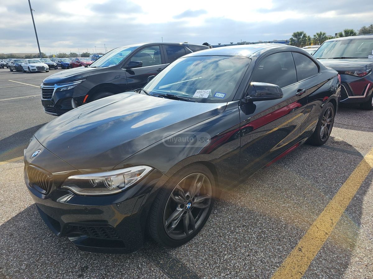 BMW M235 2016 — photo 2