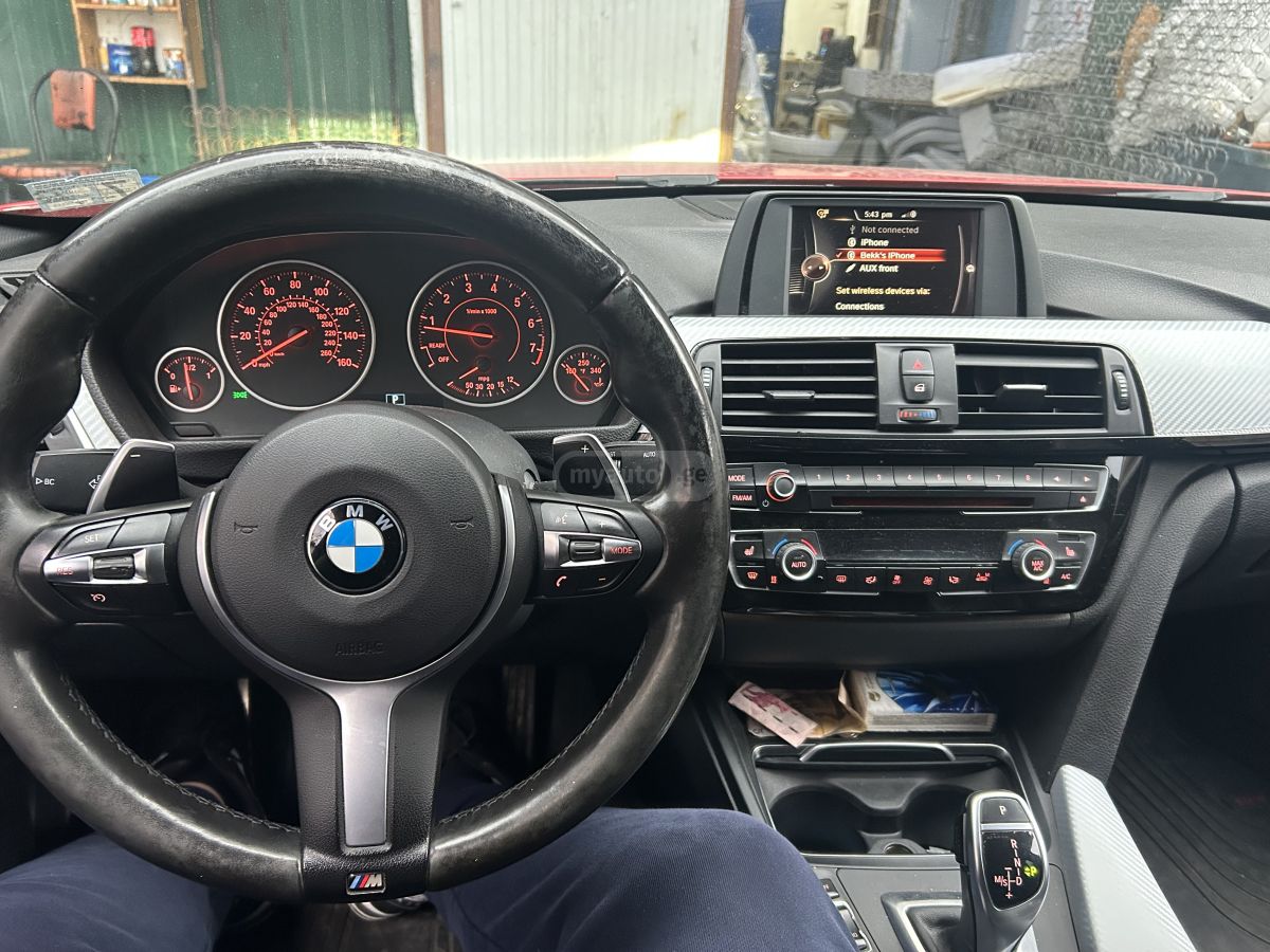 BMW 330 2017 — photo 2