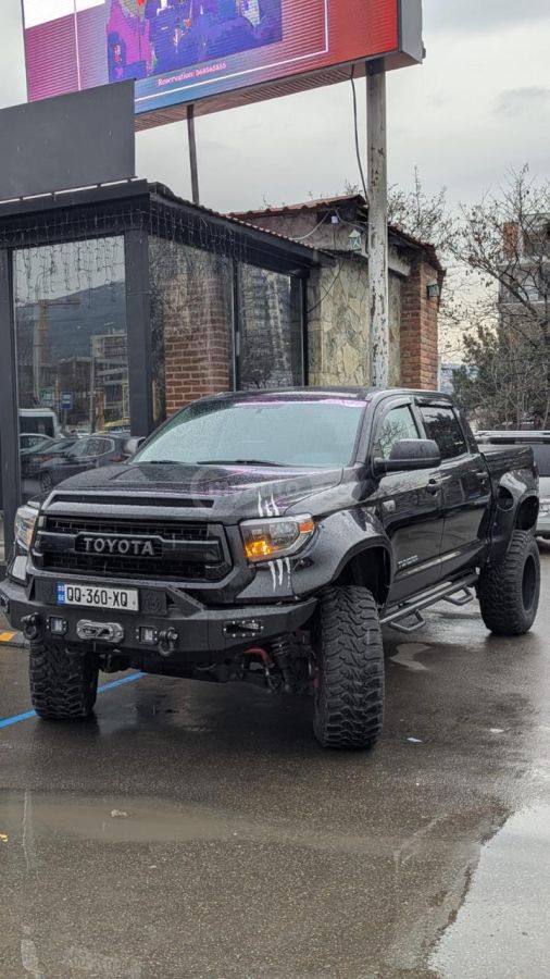 Toyota Tundra 2013 — photo 2
