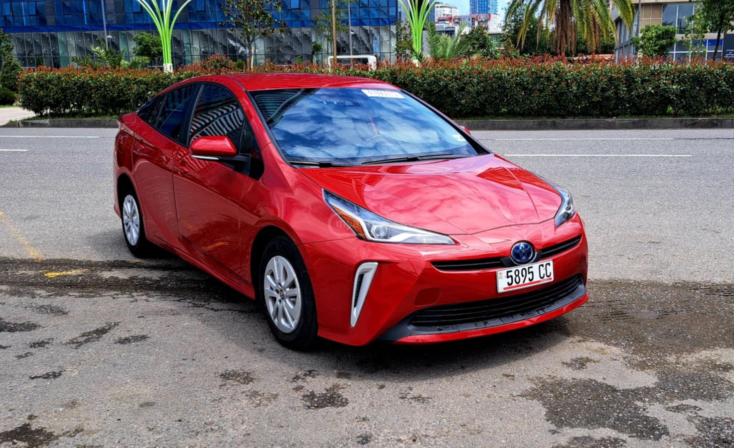 Toyota Prius 2021 — photo 2