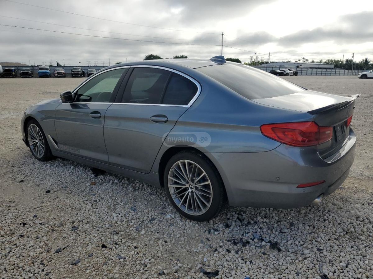 BMW 530 2019 — photo 2