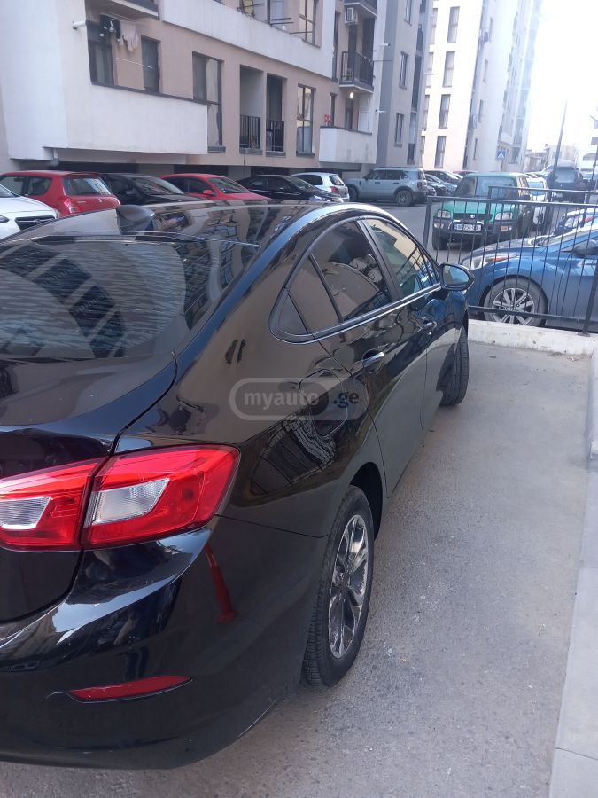 Chevrolet Cruze 2019 — photo 2