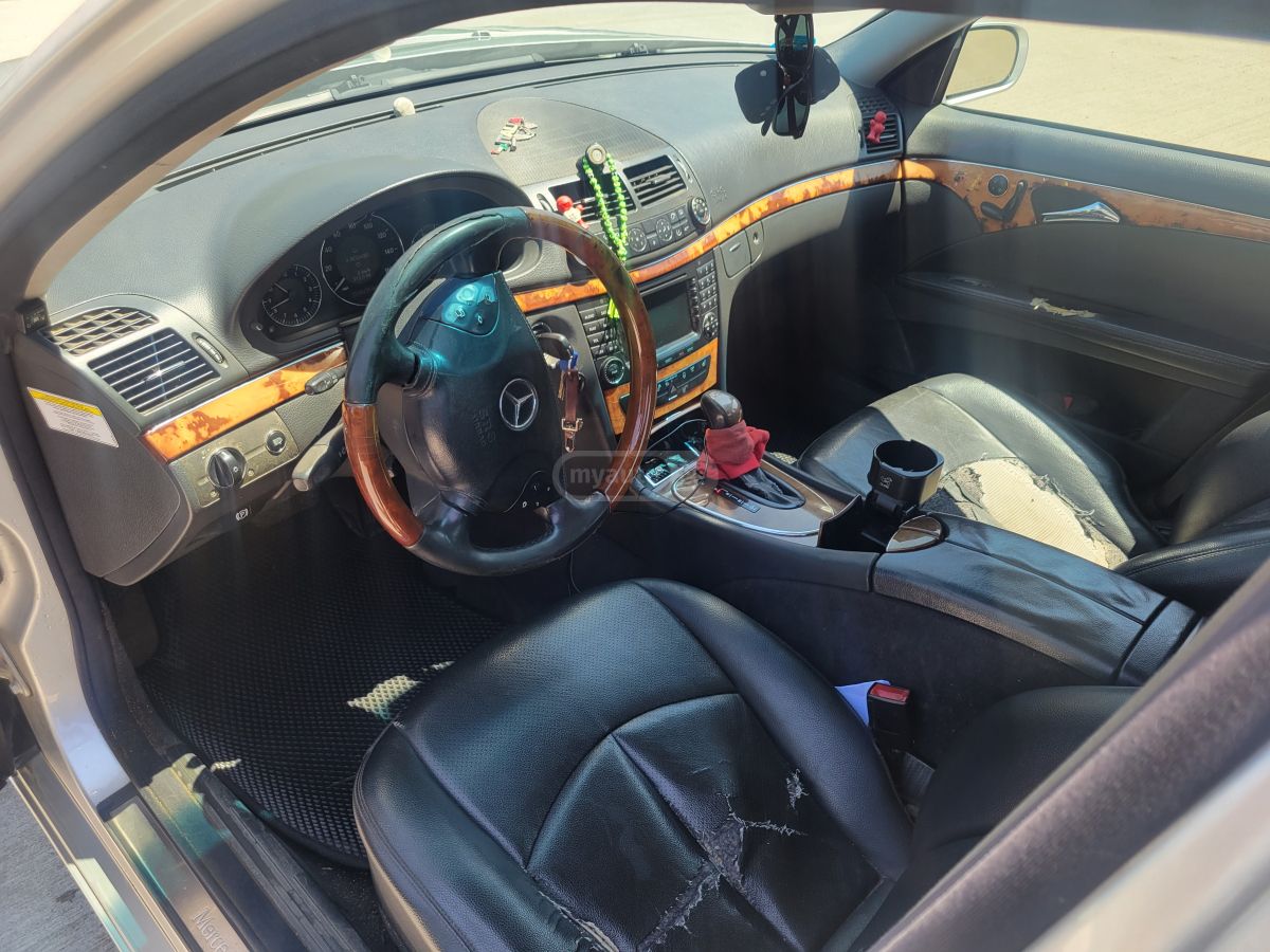 Mercedes-Benz E 320 2004 — photo 2