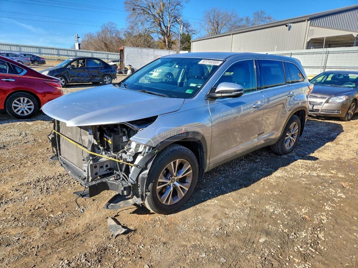 Toyota Highlander 2016 — photo 2
