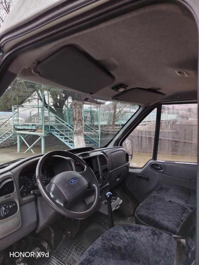 Ford Transit 2002 — photo 2