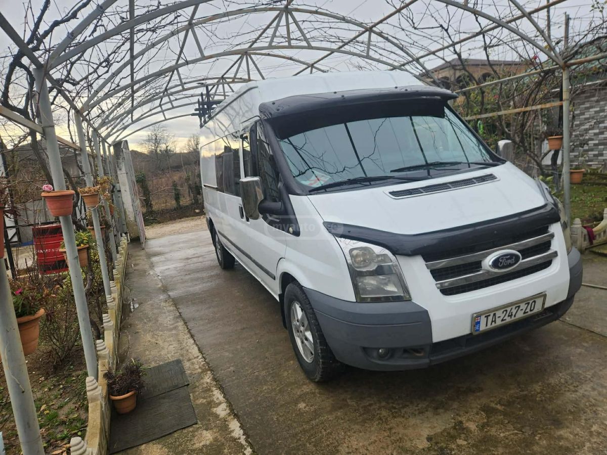 Ford Transit 2011 — photo 2