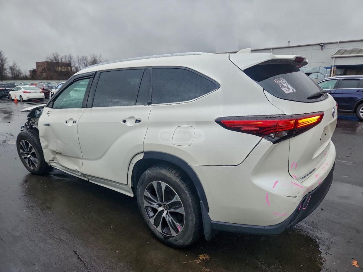 Toyota Highlander 2020 — photo 2