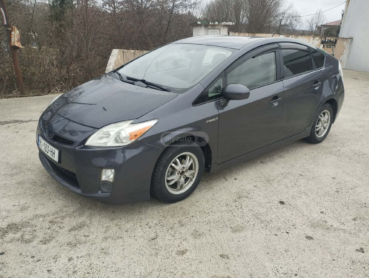 Toyota Prius 2010 — photo 2