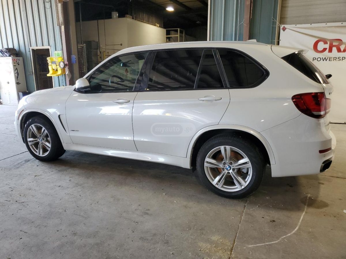 BMW X5 2018 — photo 2