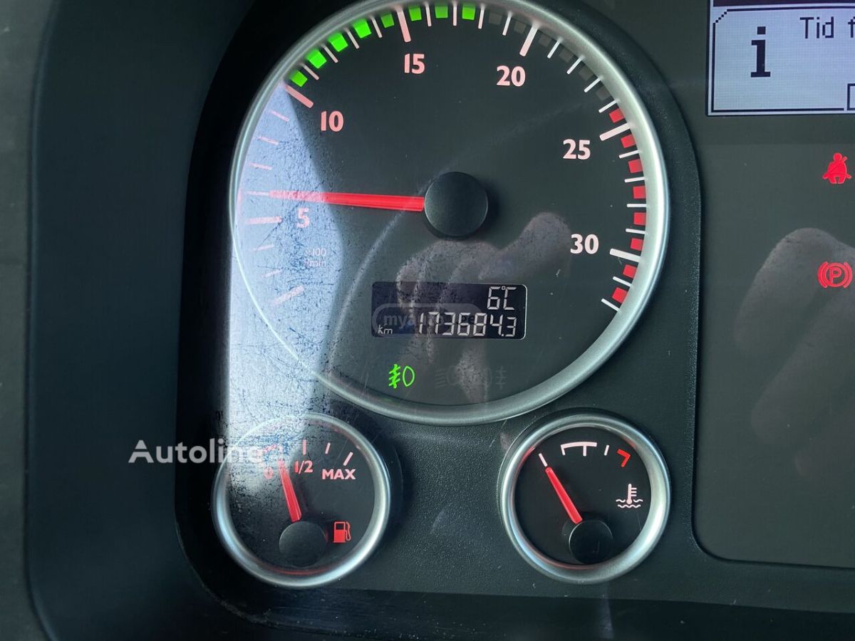 Isuzu TGS 2015 — photo 2