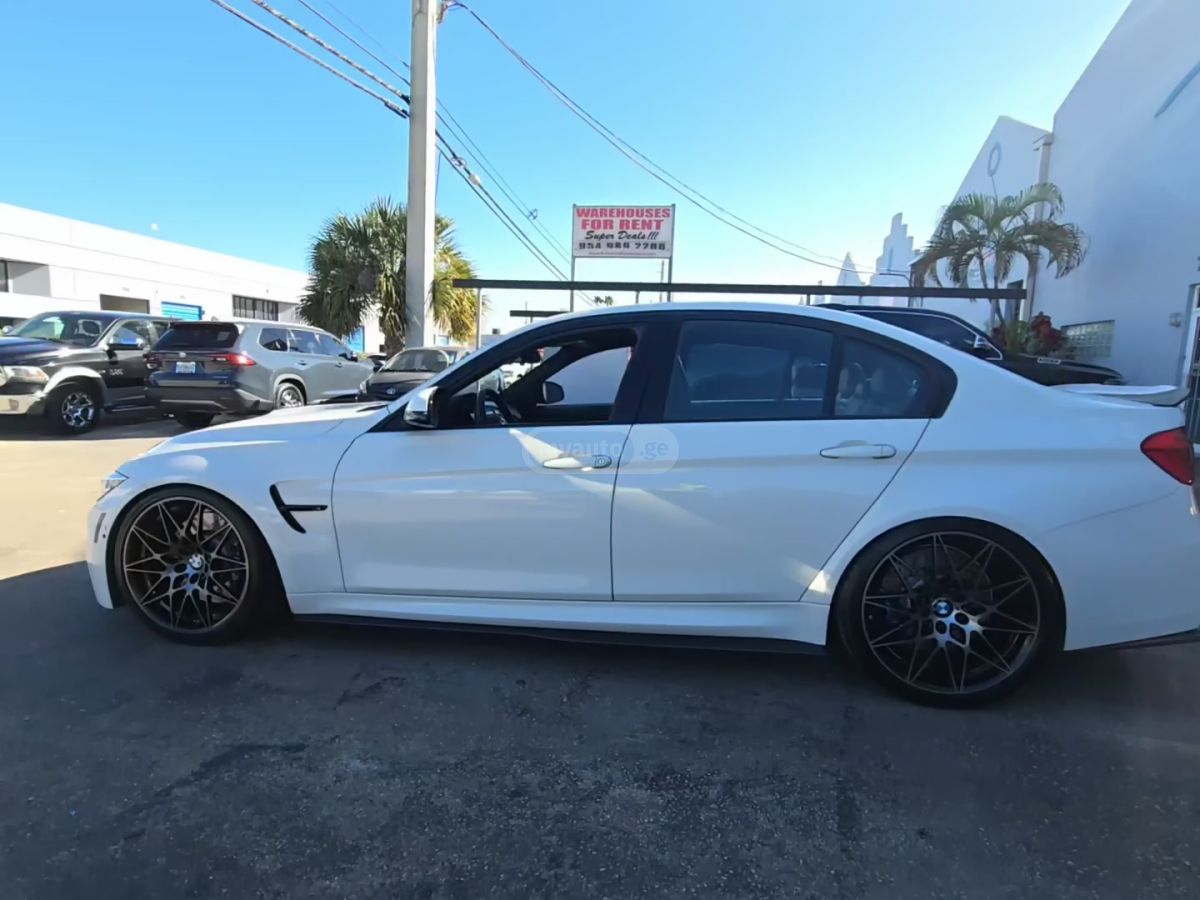 BMW M3 2018 — photo 2
