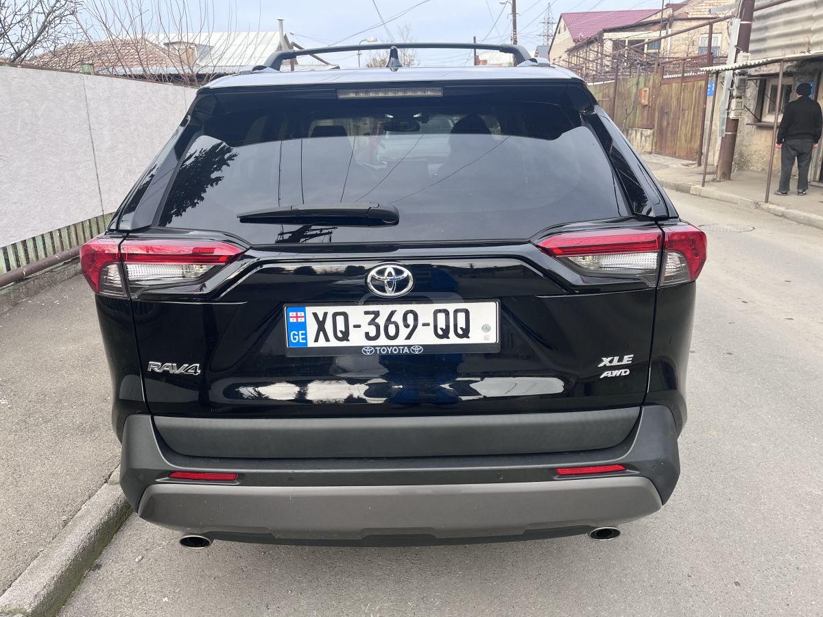 Toyota RAV4 2020 — photo 2