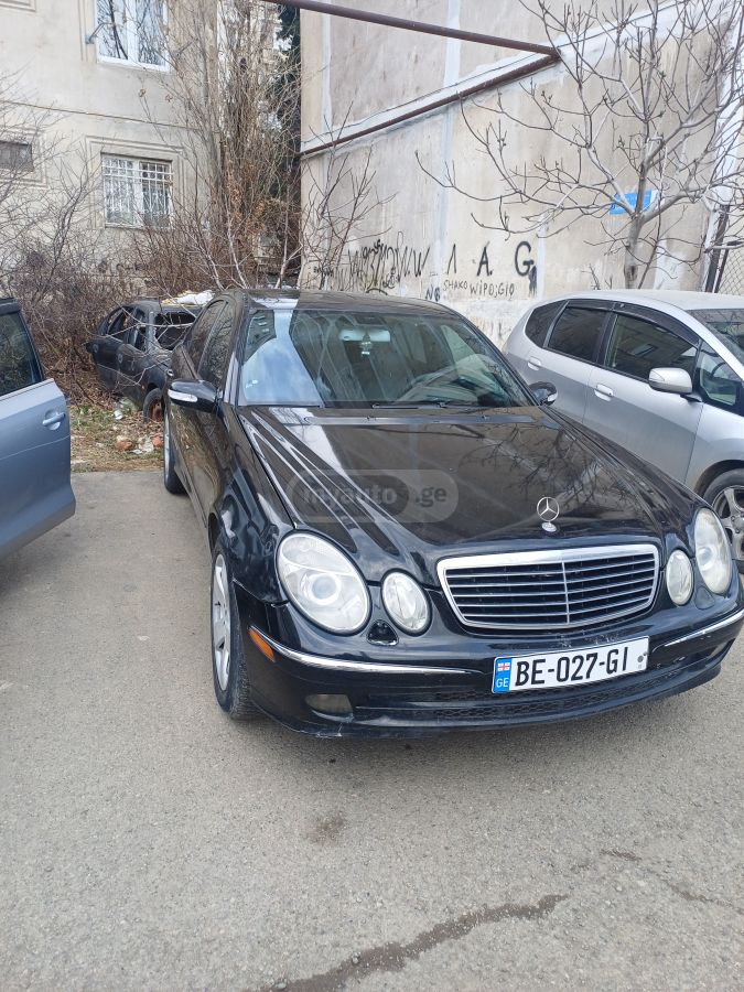 Mercedes-Benz E 270 2003 — photo 2