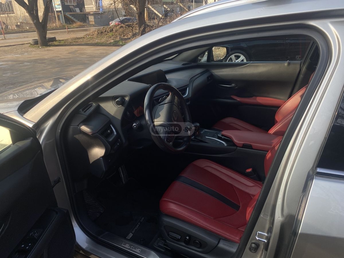 Lexus UX 200 2018 — photo 2