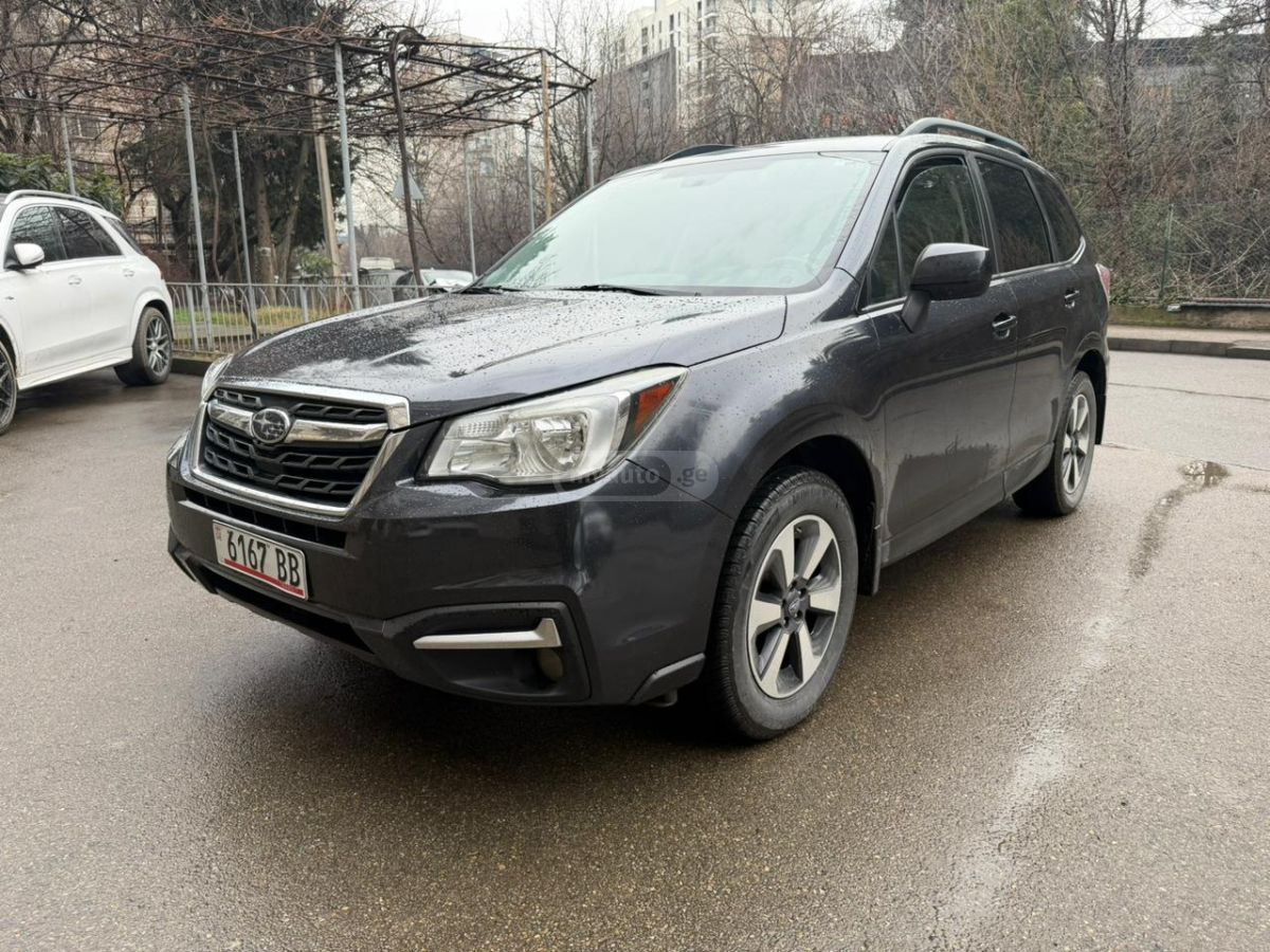 Subaru Forester 2018 — photo 2