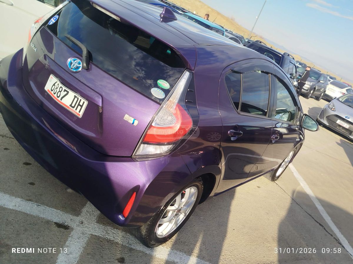 Toyota Aqua 2018 — photo 2