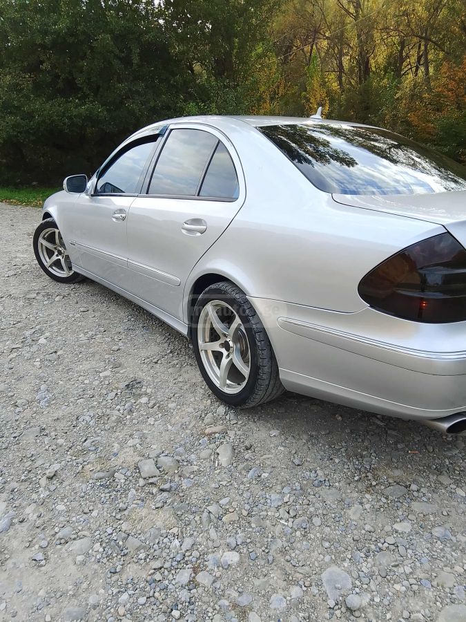 Mercedes-Benz E 212 2008 — photo 2