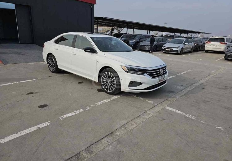Volkswagen Passat 2022 — photo 2