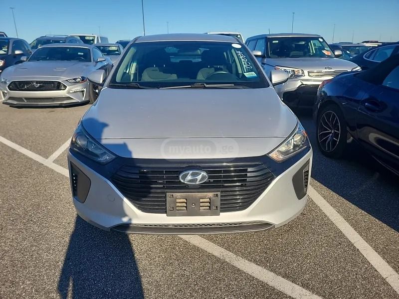 Hyundai Ioniq 2017 — photo 2