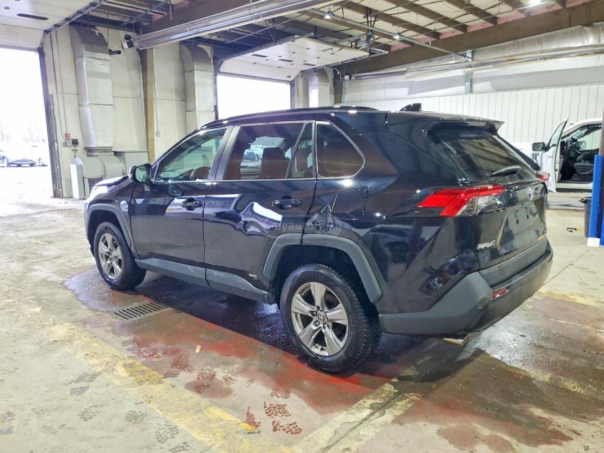 Toyota RAV4 2022 — photo 2
