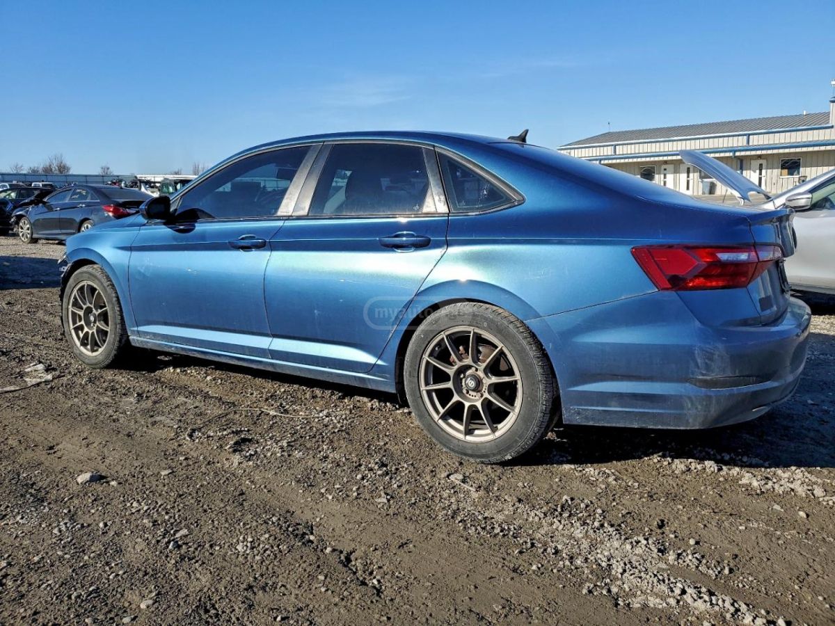 Volkswagen Jetta 2021 — photo 2